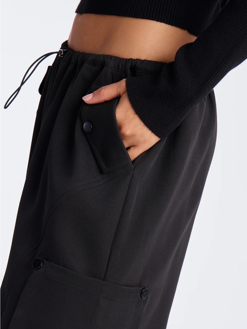 Fashion nova Women’s Black Wide-Leg Cargo Pants - Picture 3 of 3